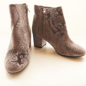 ZIGI SOHO NYDIA ANKLE BOOTS VELVET LAVENDER NEW 8